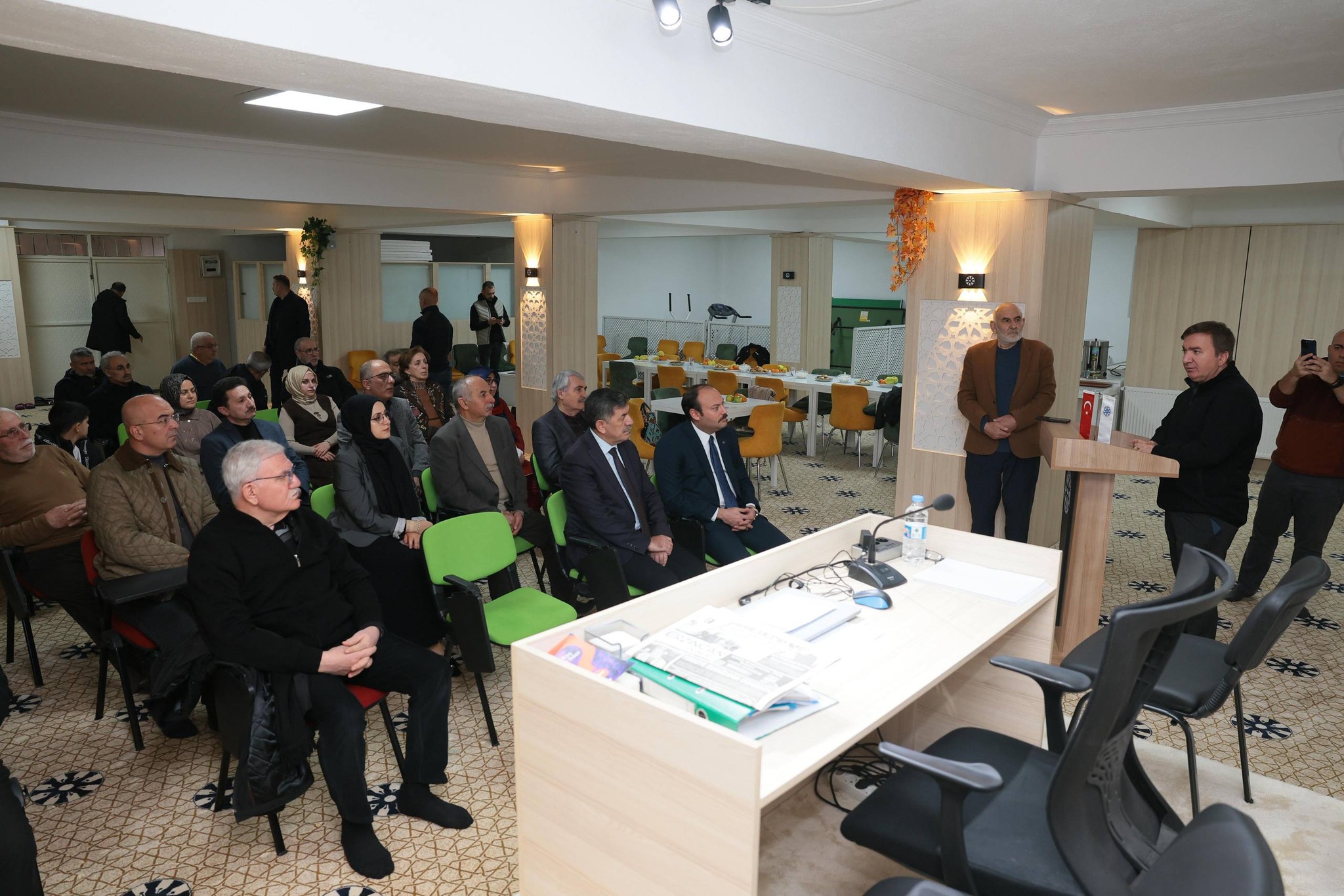 Vali Aydoğdu Yazarlarla Buluştu (1)