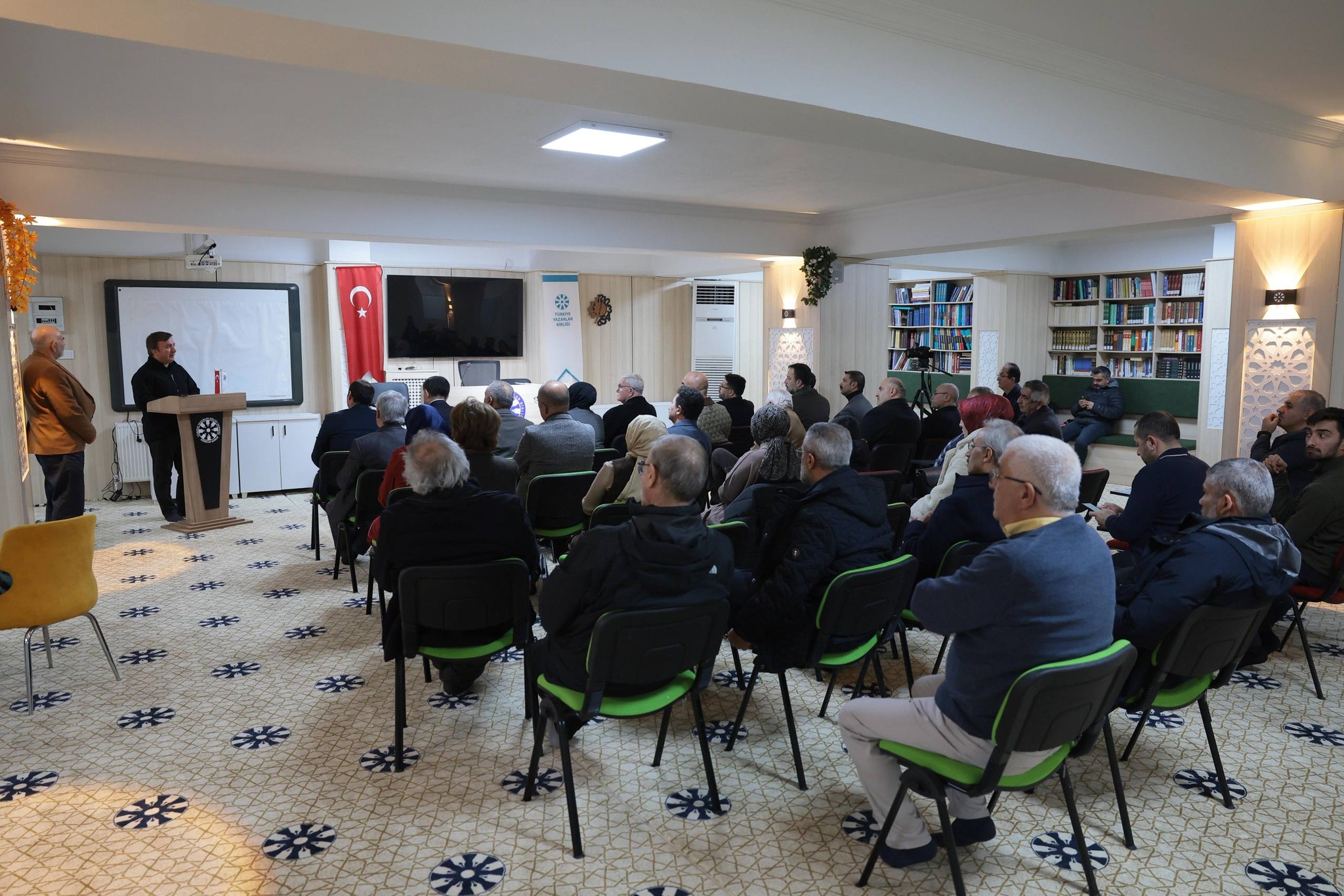 Vali Aydoğdu Yazarlarla Buluştu (2)