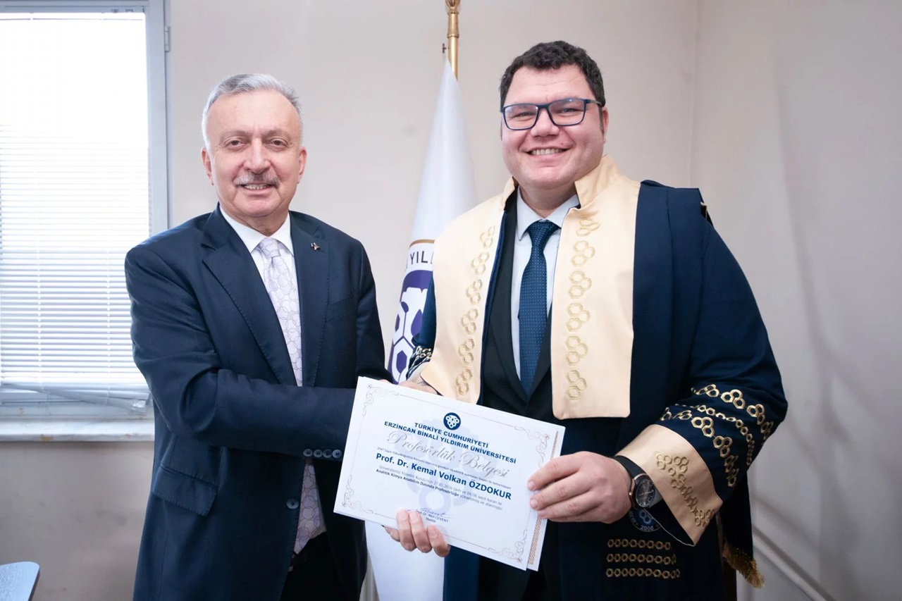 Erzincana 5 Profesörlük Geldi2