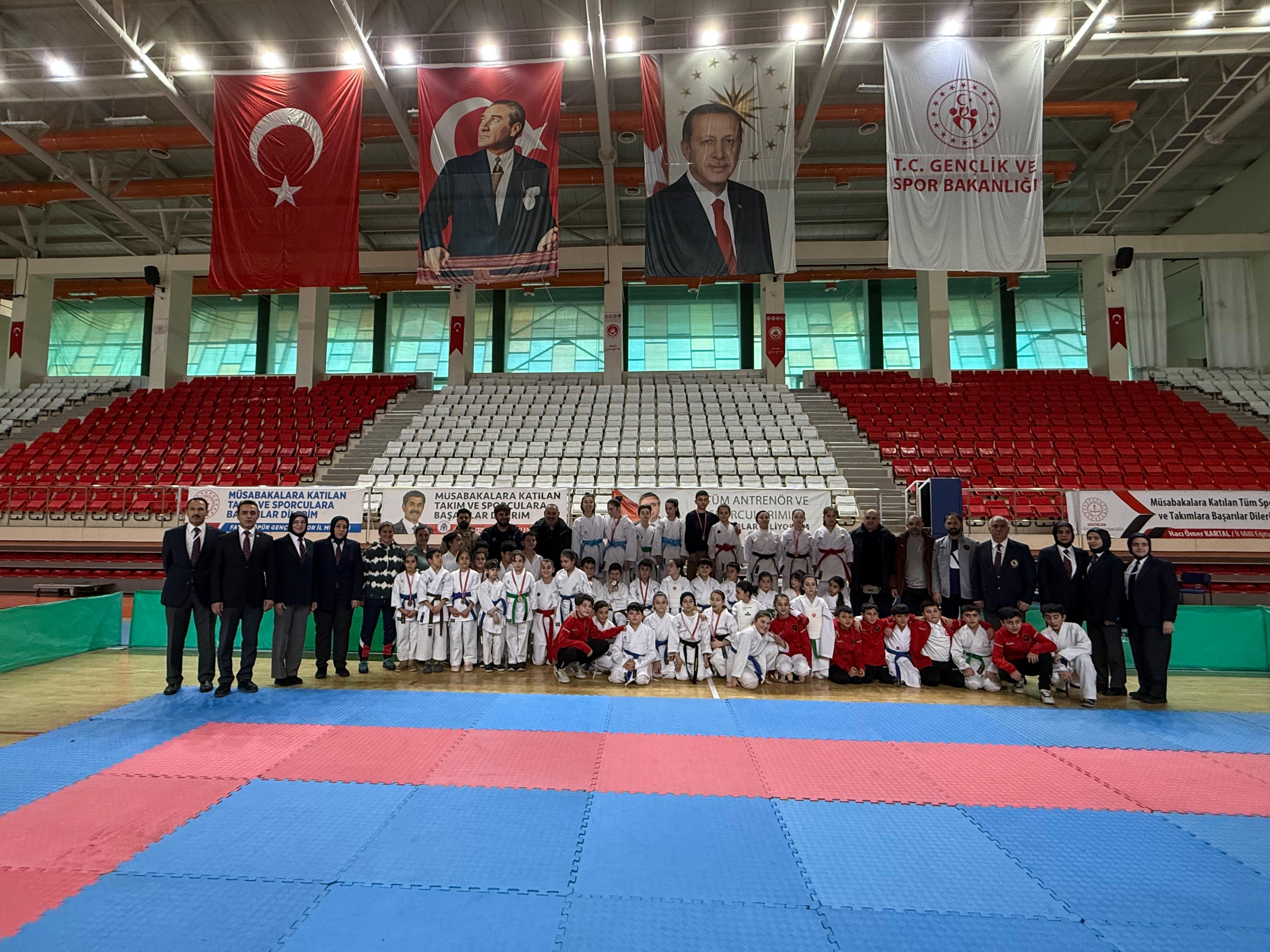 Erzincan’da Çocuklar Karate Seçmelerde Ter Döktü111 (1)