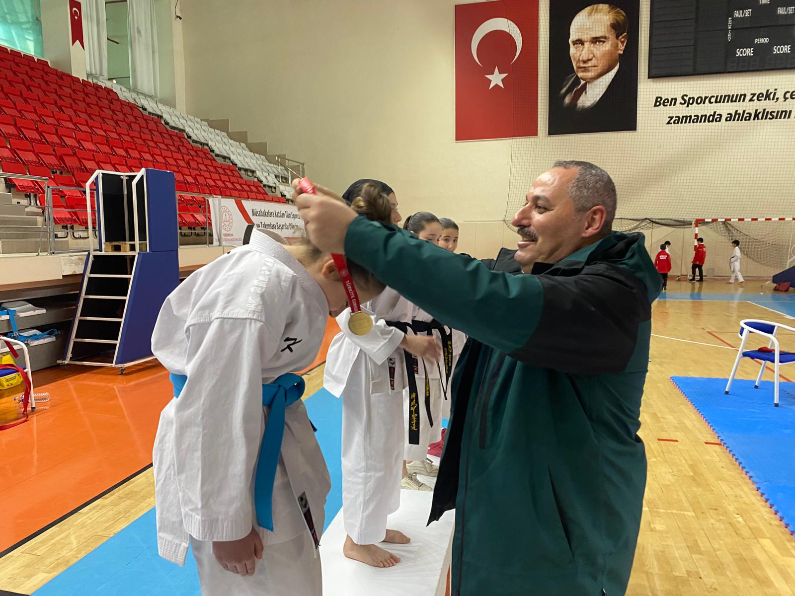 Erzincan’da Çocuklar Karate Seçmelerde Ter Döktü111 (2)