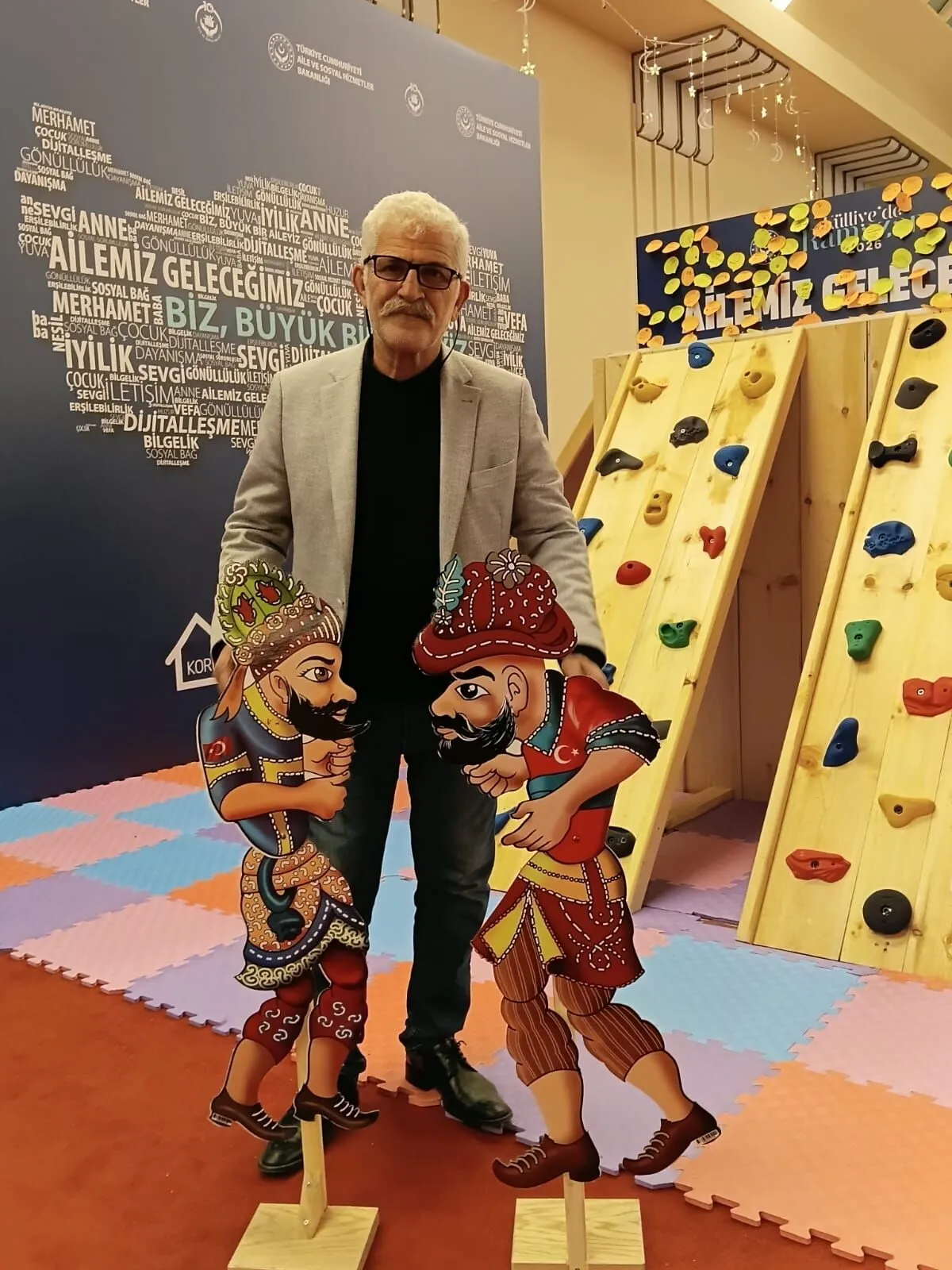 Erzincanlı Tiyatro Ve Hacivat Karagöz Sanatçısı Salcan’ın