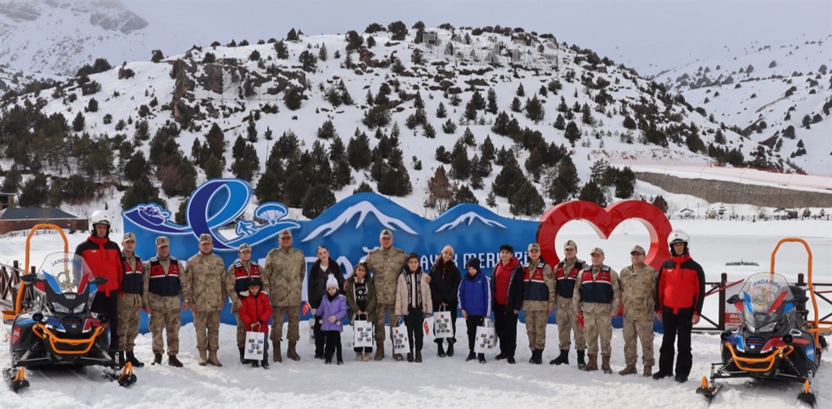 Jandarma Şeit Çocuklarını Yalnız Bırakmadı (4)