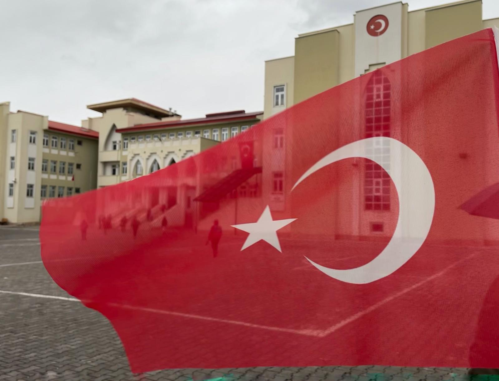 Okul Türk Bayrağı-2