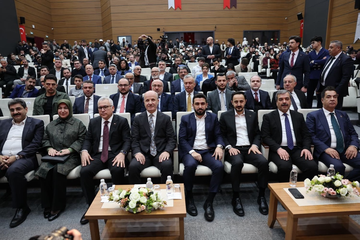 Erzincan EBYÜ Rektörü Akın Levent, Sivas’taki TÜGVA İhtisas Akademi 2026 Lansmanına Katıldı