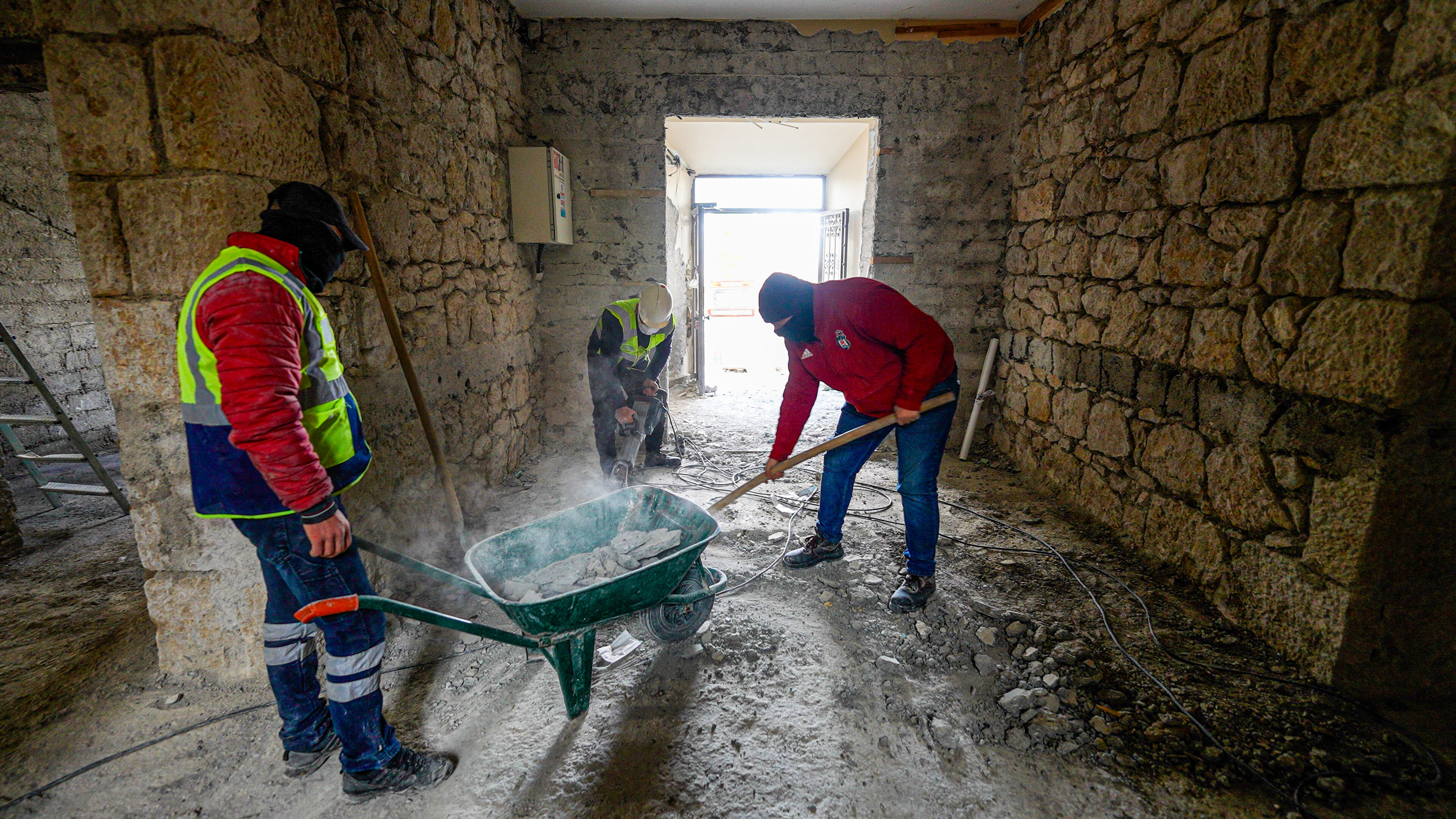 B E L E D İ Y E İ B İ N A S I Y A T A Y.00 40 51 36. Still001