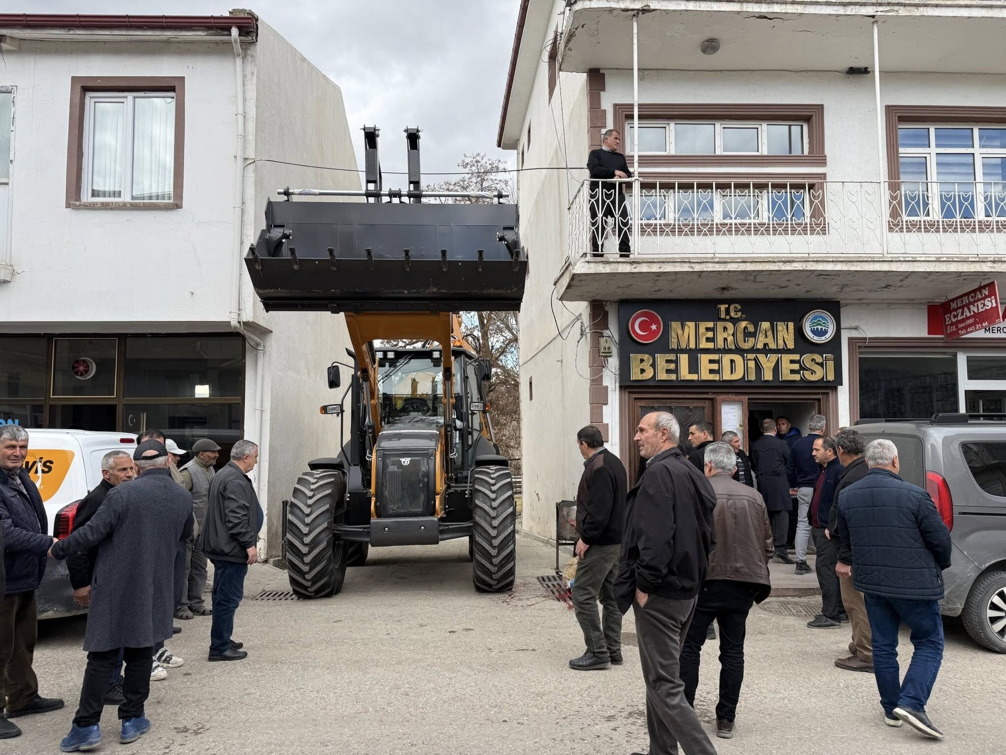 Belde Belediyesine Iş Makinesi (2)