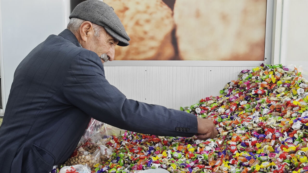 Erzincan’da Bayram Öncesi Kuruyemişçilere Yoğun İlgi