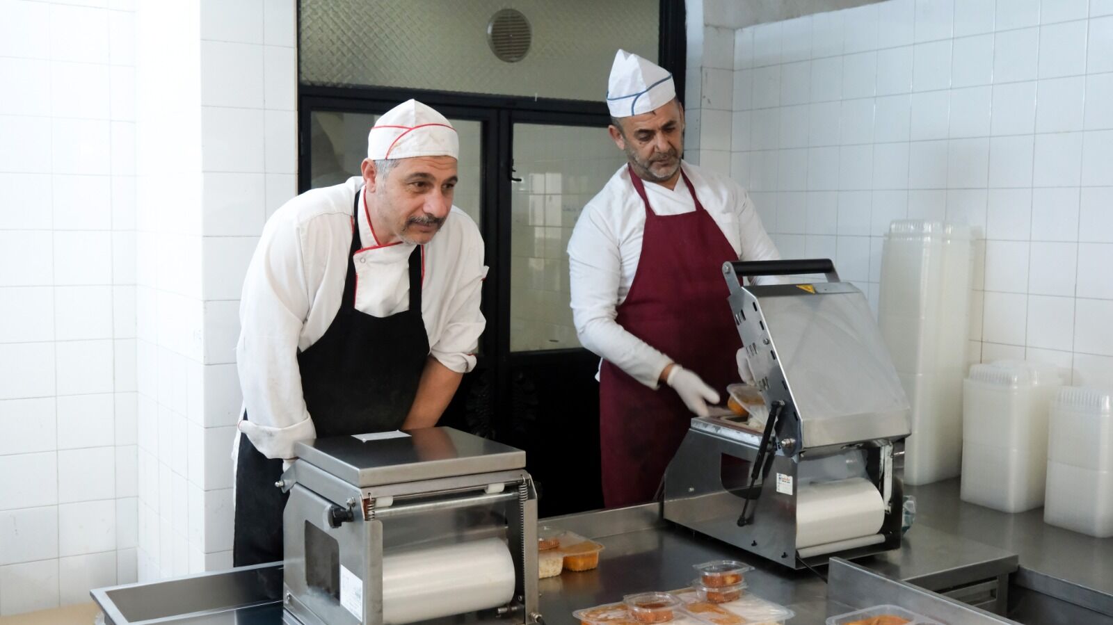 Erzincan'da Bin Kişiye Sıcak Yemek Ulaştırılıyor (2)