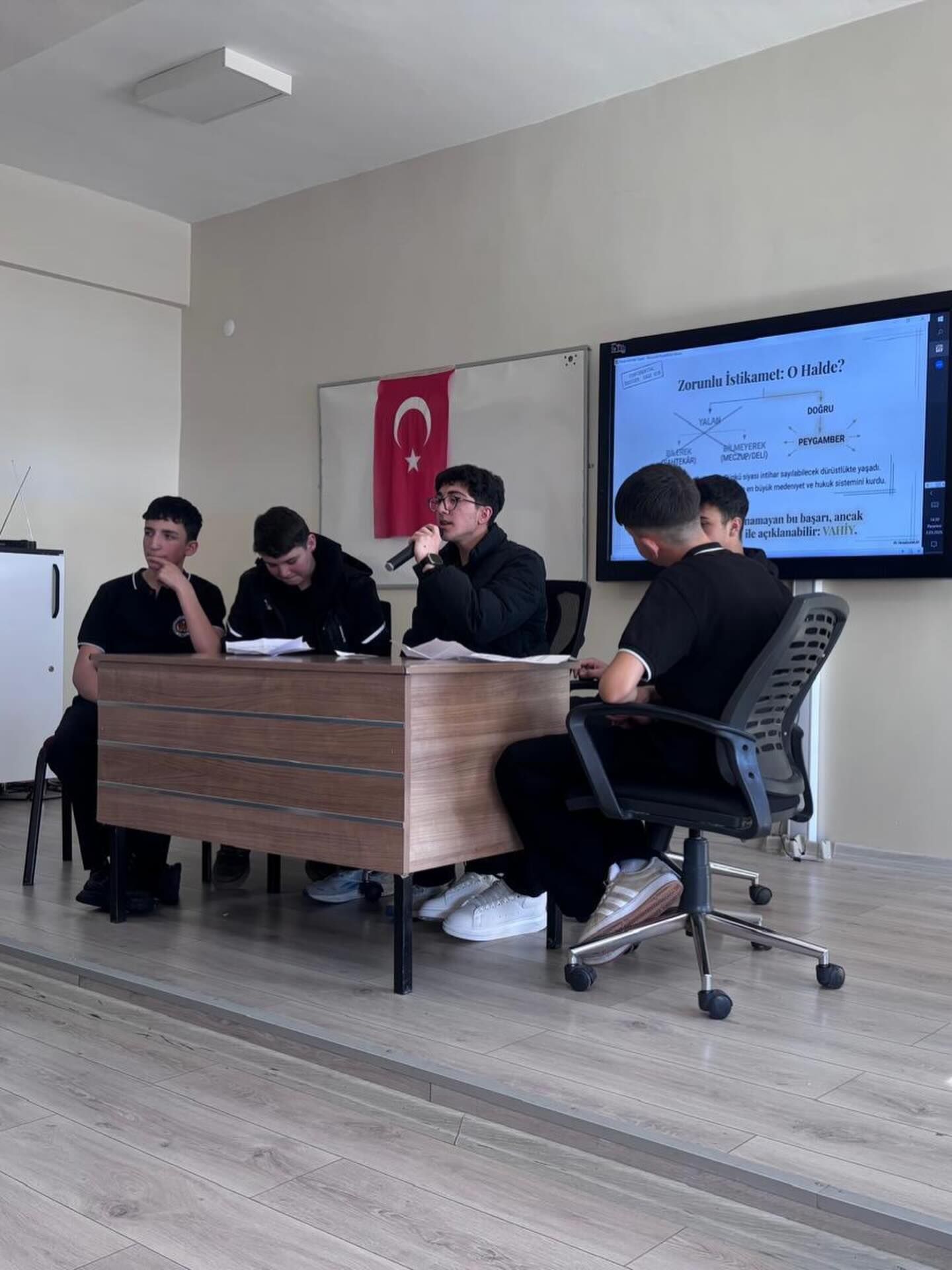 Erzincan'da “Nübüvvet İddiasının Mantıksal Analizi” Anlatıldı (1)