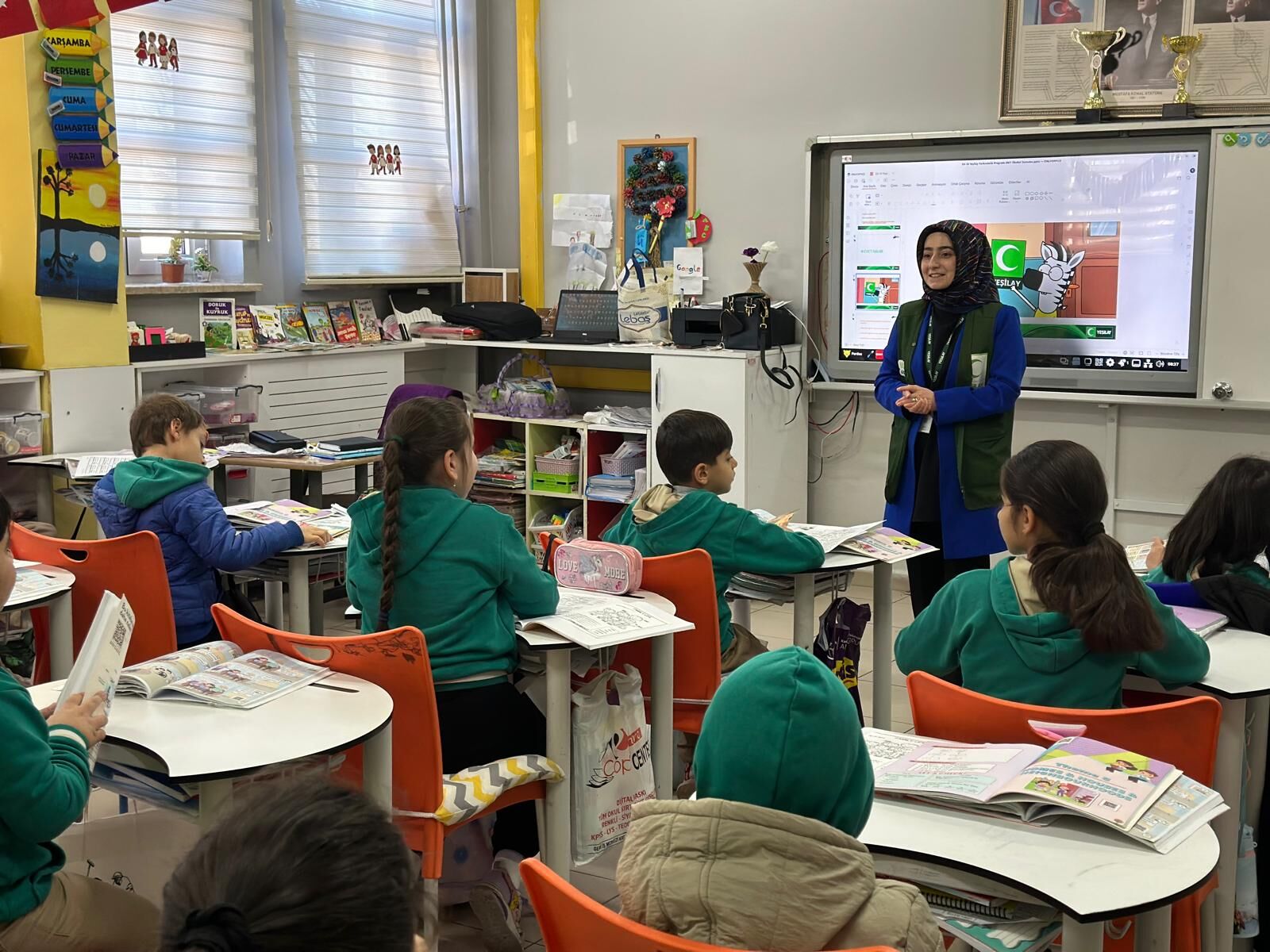 Erzincan'da Öğrenciler Yeşilay Etkinliği Düzenledi33