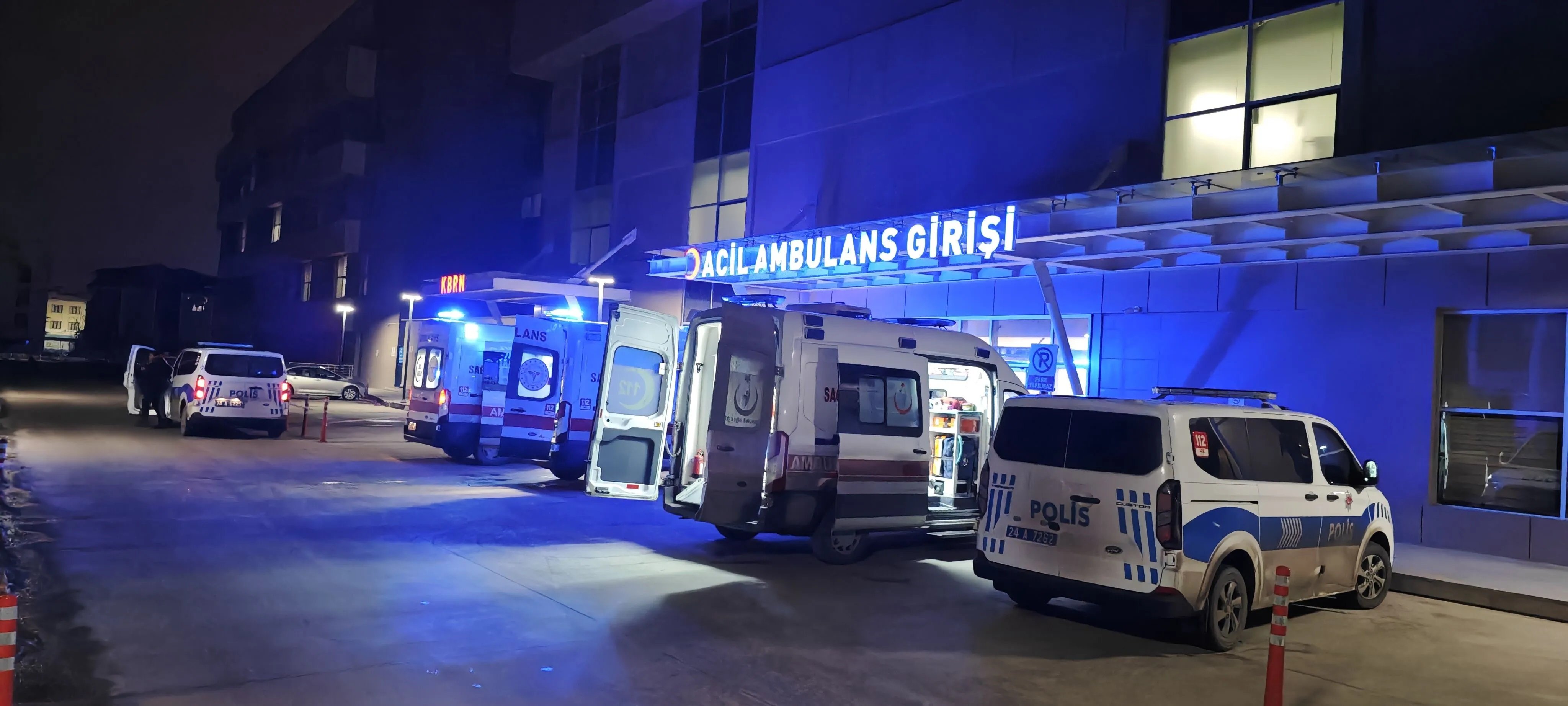 Erzincan’da Feci Kaza: Otomobil Demir Yoluna Uçtu!