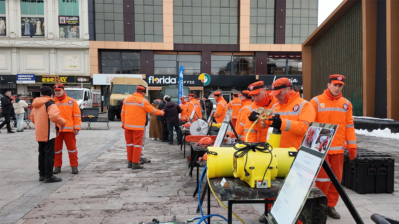 Erzincan’da Vatandaşlara Deprem Bilinçli Aşılanıyor.1