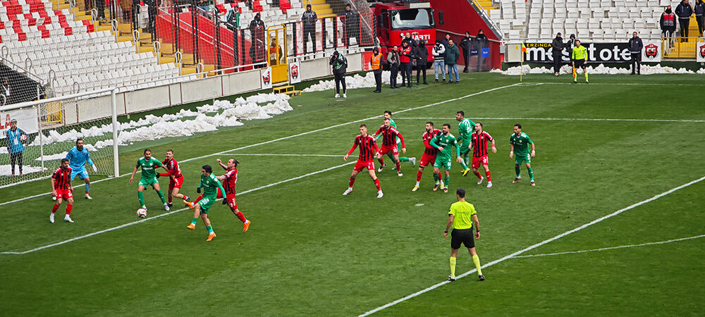 Erzincanspor Karşılaşmasında Saha Karıştı.2
