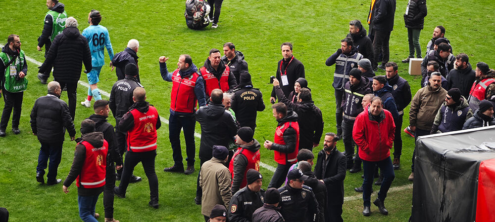 Erzincanspor Karşılaşmasında Saha Karıştı.8