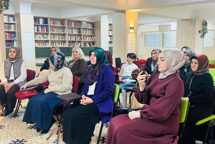 Nilüfer Zontul Aktaş Erzincan’da Aile Ve Kadını Anlattı 1