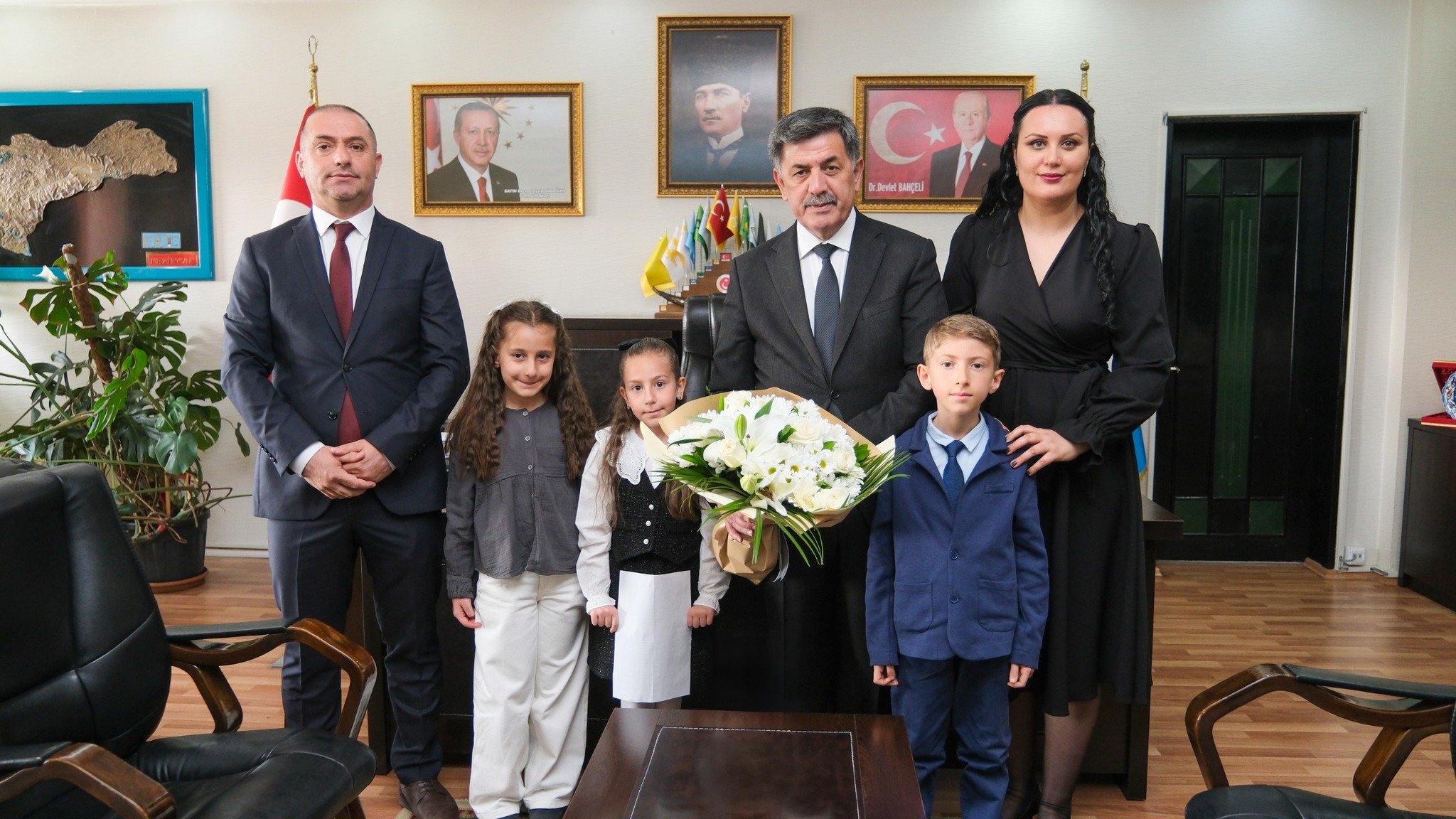 678284756 1479857894180482 3514926027913482643 N (1)