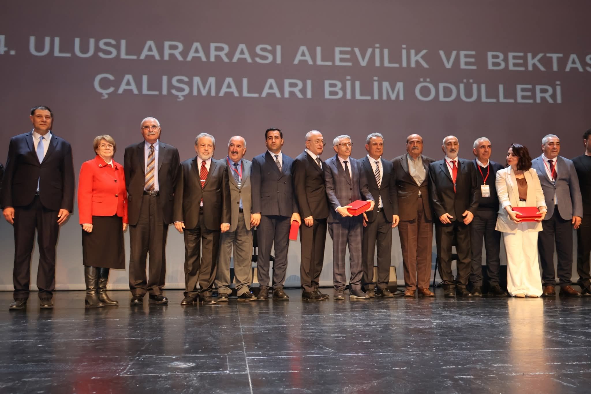 Dr. İhsan Ünlü'ye Uluslararası Bilim Ödülü