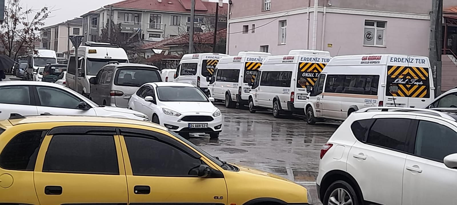 Erzincan'da Bir Zamda Okul Servislere Geldi. 2
