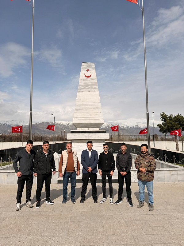 Erzincan'da Gençlerden Şehitlere Vefa Emanetiniz Namusumuzdur2
