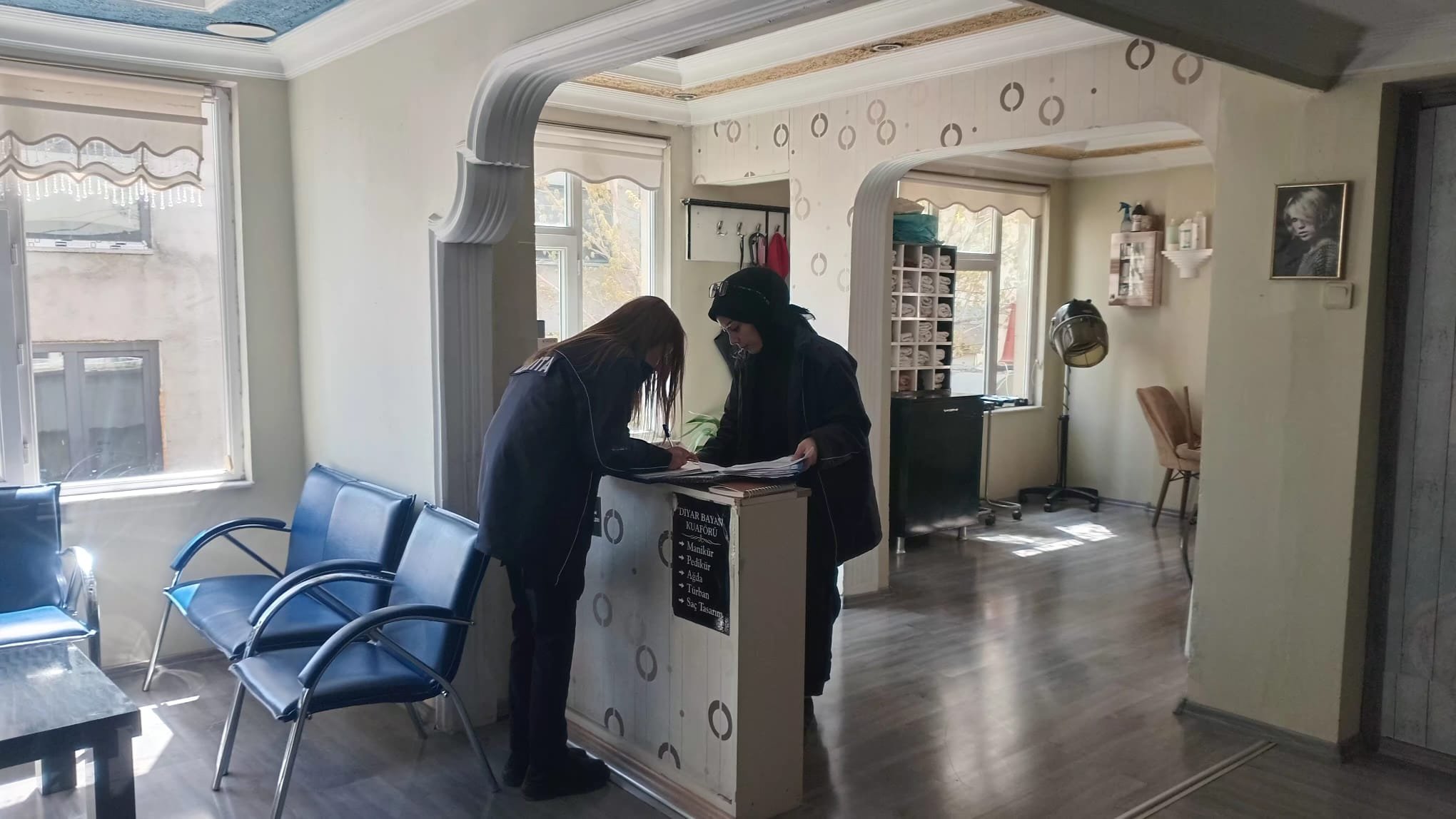 Erzincan’da Güzellik Ve Bakım Sektörüne Zabıta Kıskacı 11 İşletmeye Ceza!-1