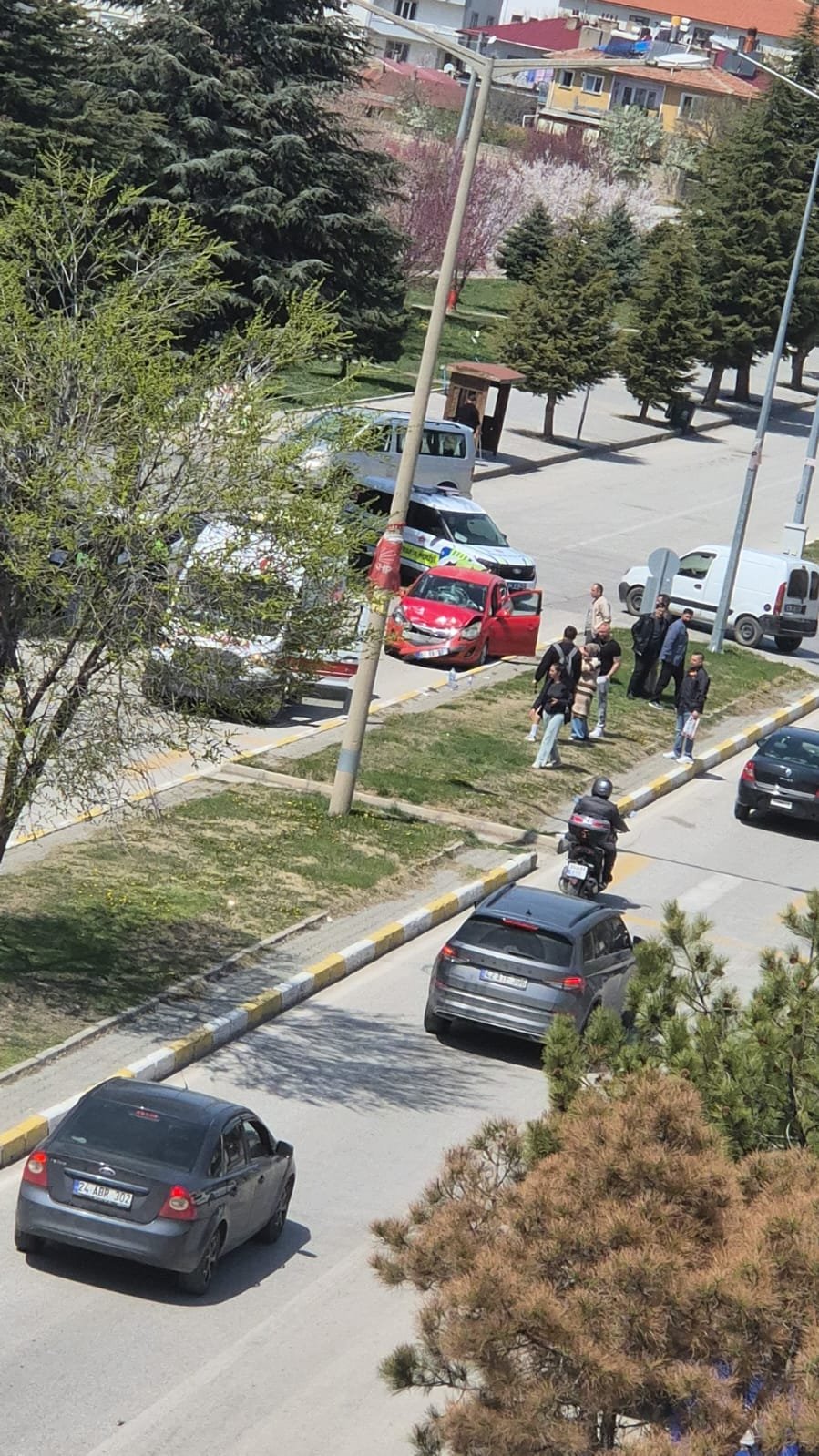 Erzincan’da Korkunç Çarpışma Motosiklet Sürücüsü Metrelerce Savruldu1