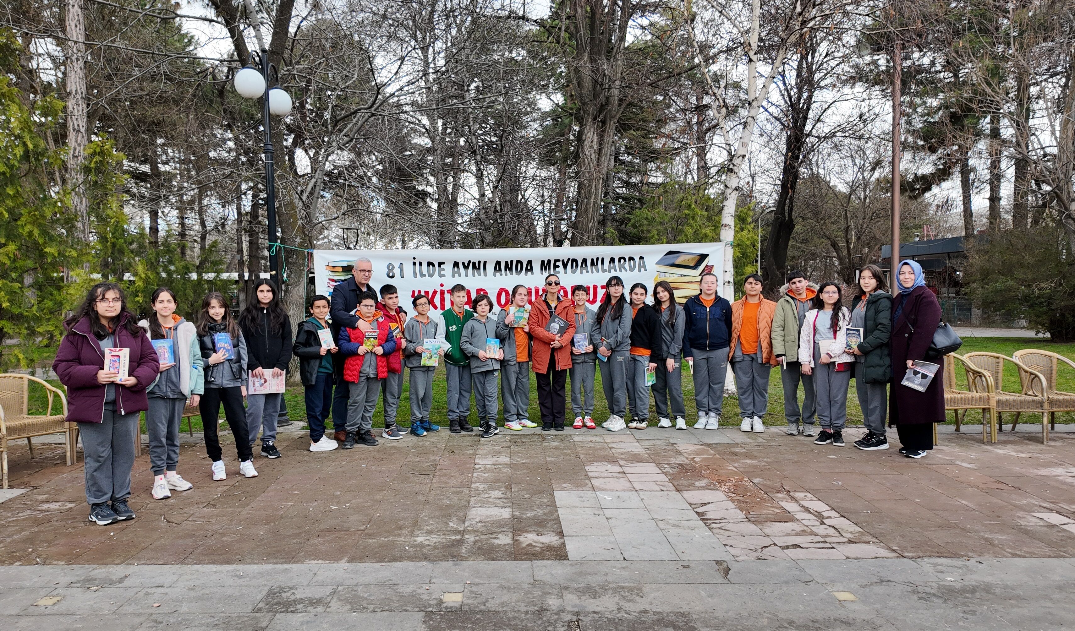 Erzincan’da Saat Kulesi Önü Kütüphaneye Dönüştü