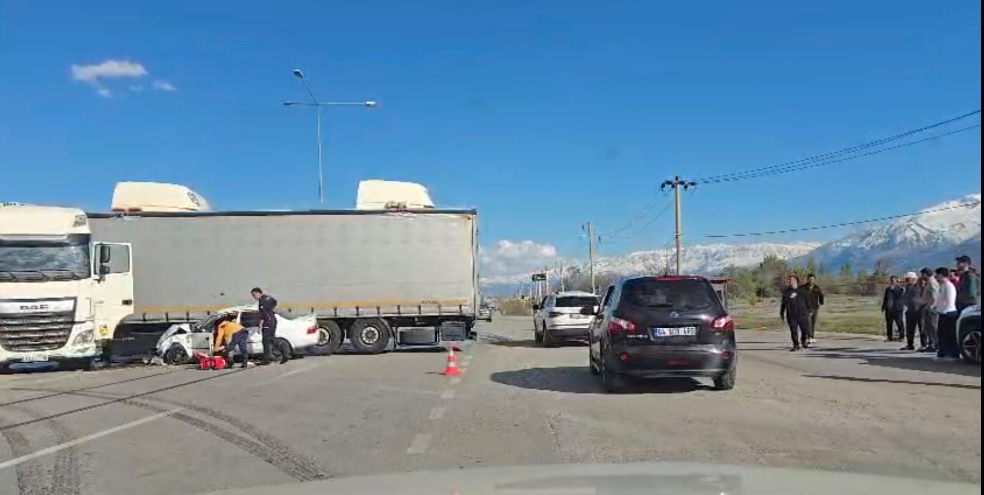Erzincan'da Trafik Kazası 2 Kişi Ağır Yaralı