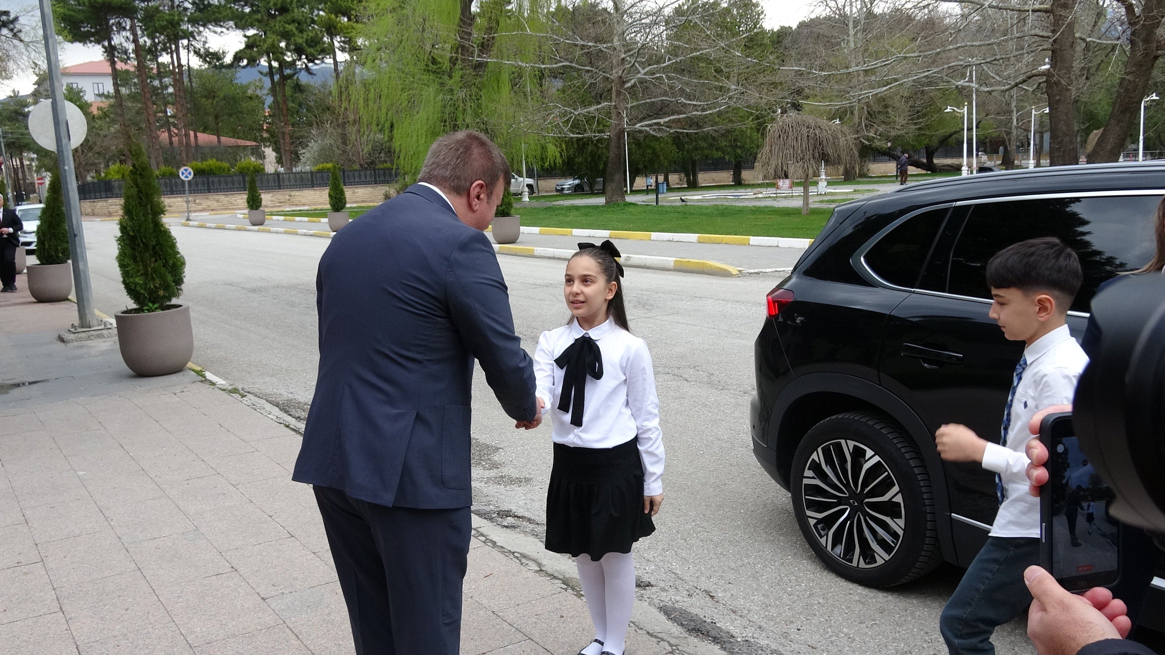 Erzincan'da Valilik Makamında Beklenmedik An Küçük Vali'den Ezber Bozan İlk Talimat!1