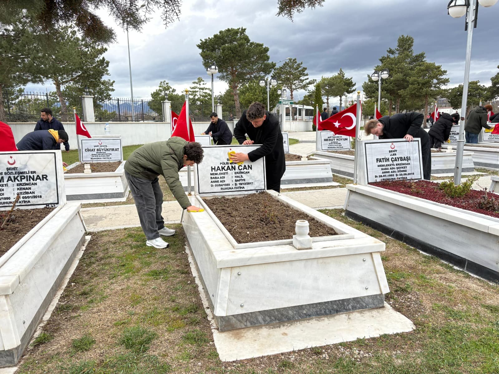 Erzincan’da Vefa Rüzgarı Şehitlerin Emanetine Genç Eller Dokundu!