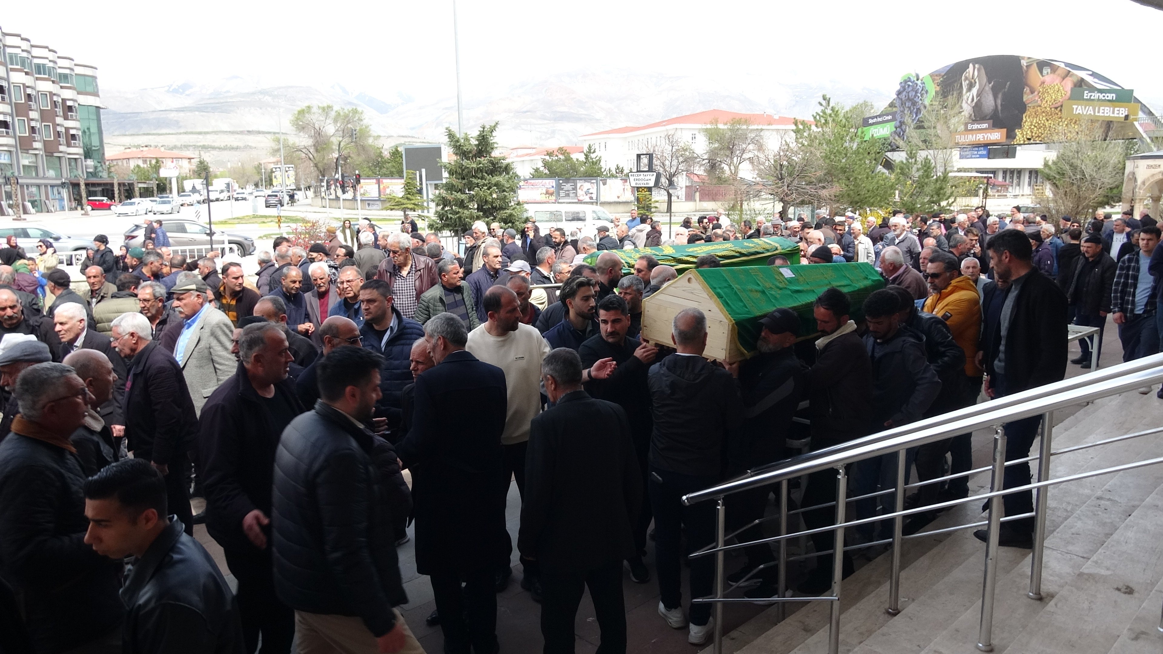 Erzincan’ın Barış Elçisi Sonsuzluğa Uğurlandı Vasiyeti Kardeşlik Oldu!1