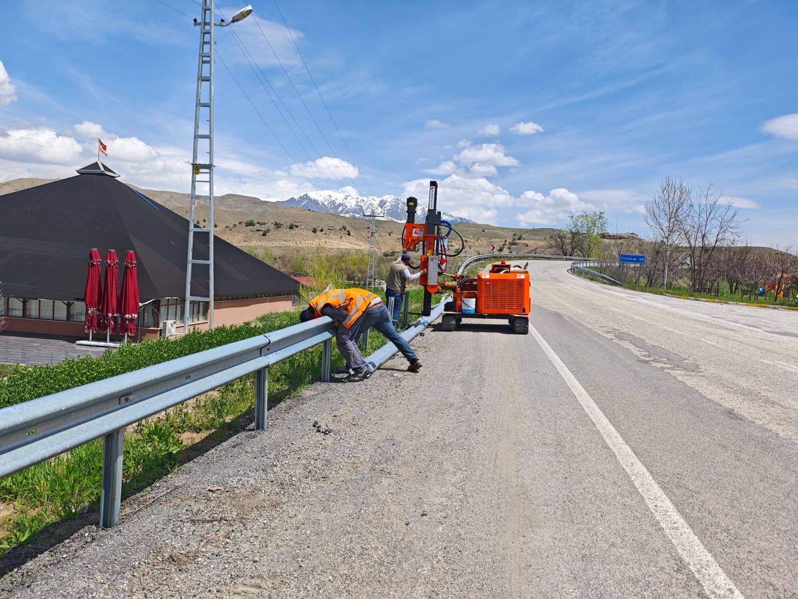 Erzincan'ın İlçesine Modern Dokunuş: Giriş Yolları Baştan Düzenleniyor