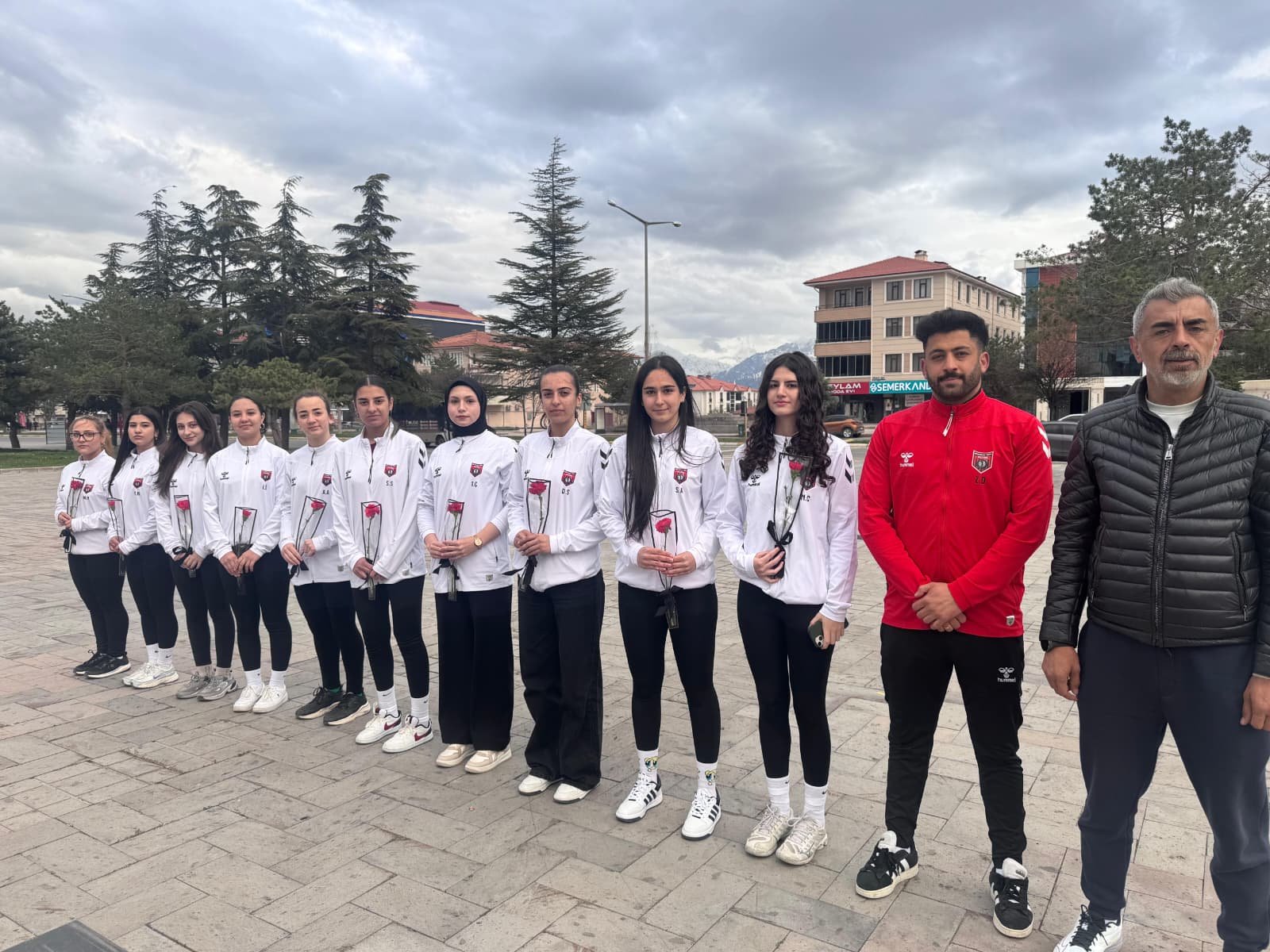 Erzincan’ın Vefalı Kızlarından Anlamlı Hareket (3