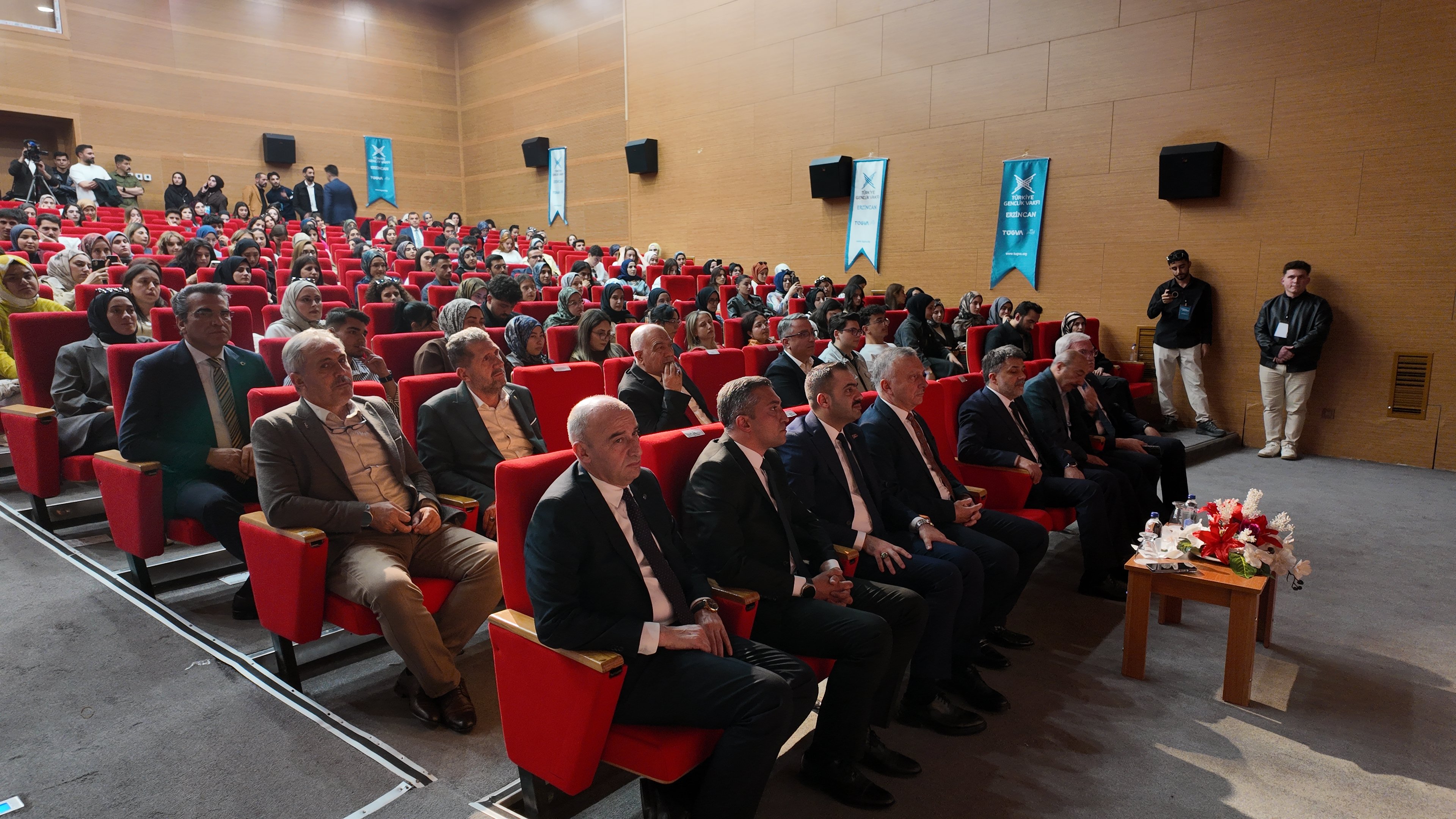 Gençlere Net Mesaj “Dijital Çağda Direksiyon Sizde!”2