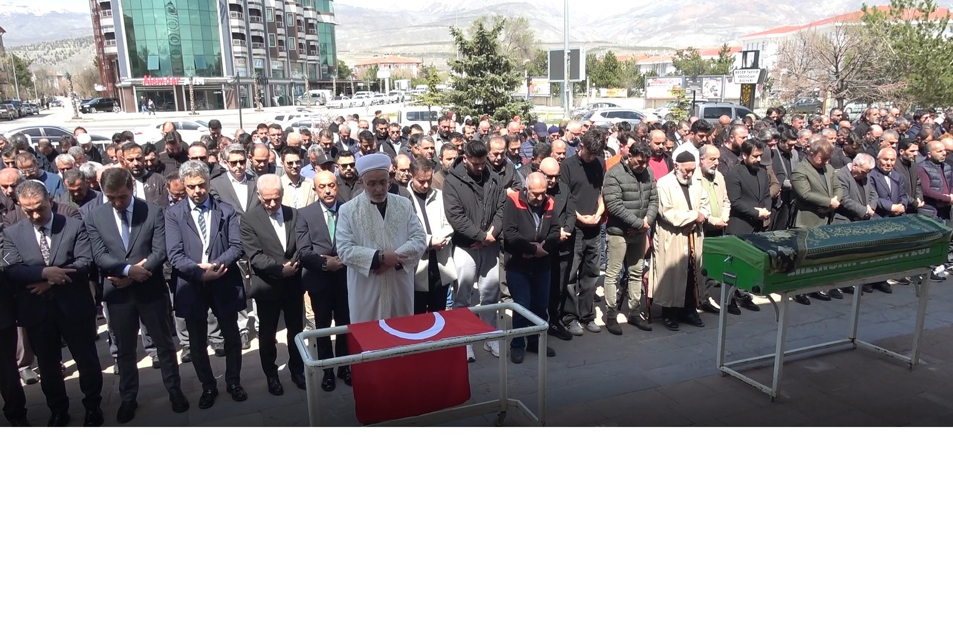 Gıyabi Cenaze Namazı1