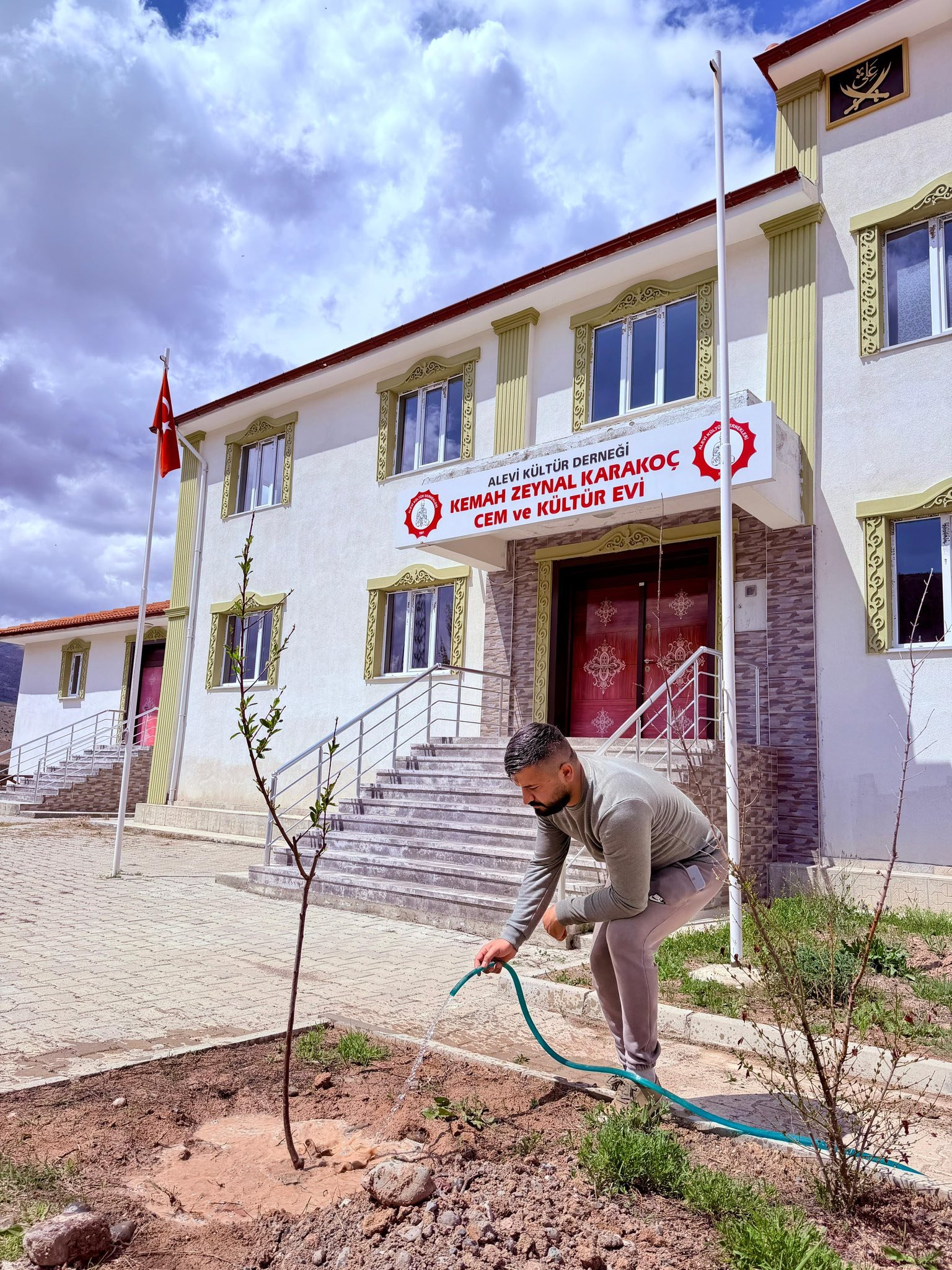 Kemahta Net Mesaj Cami De Bizim Cemevi De Bizim (2)
