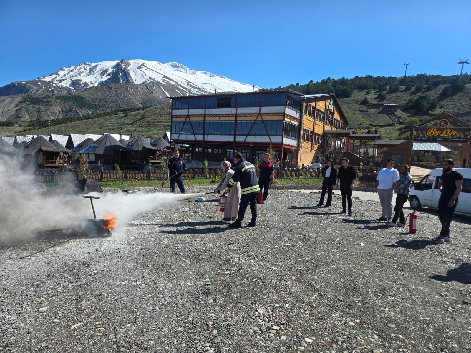 Kıvılcıma Karşı Seferberlik Otel Personeline Yangın Eğitimi1