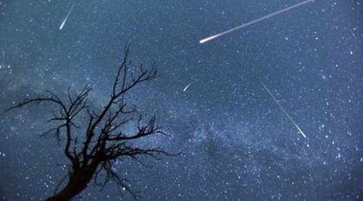 Gökyüzünde Bahar Şöleni: Lyrid Meteor Yağmuru Başlıyor!