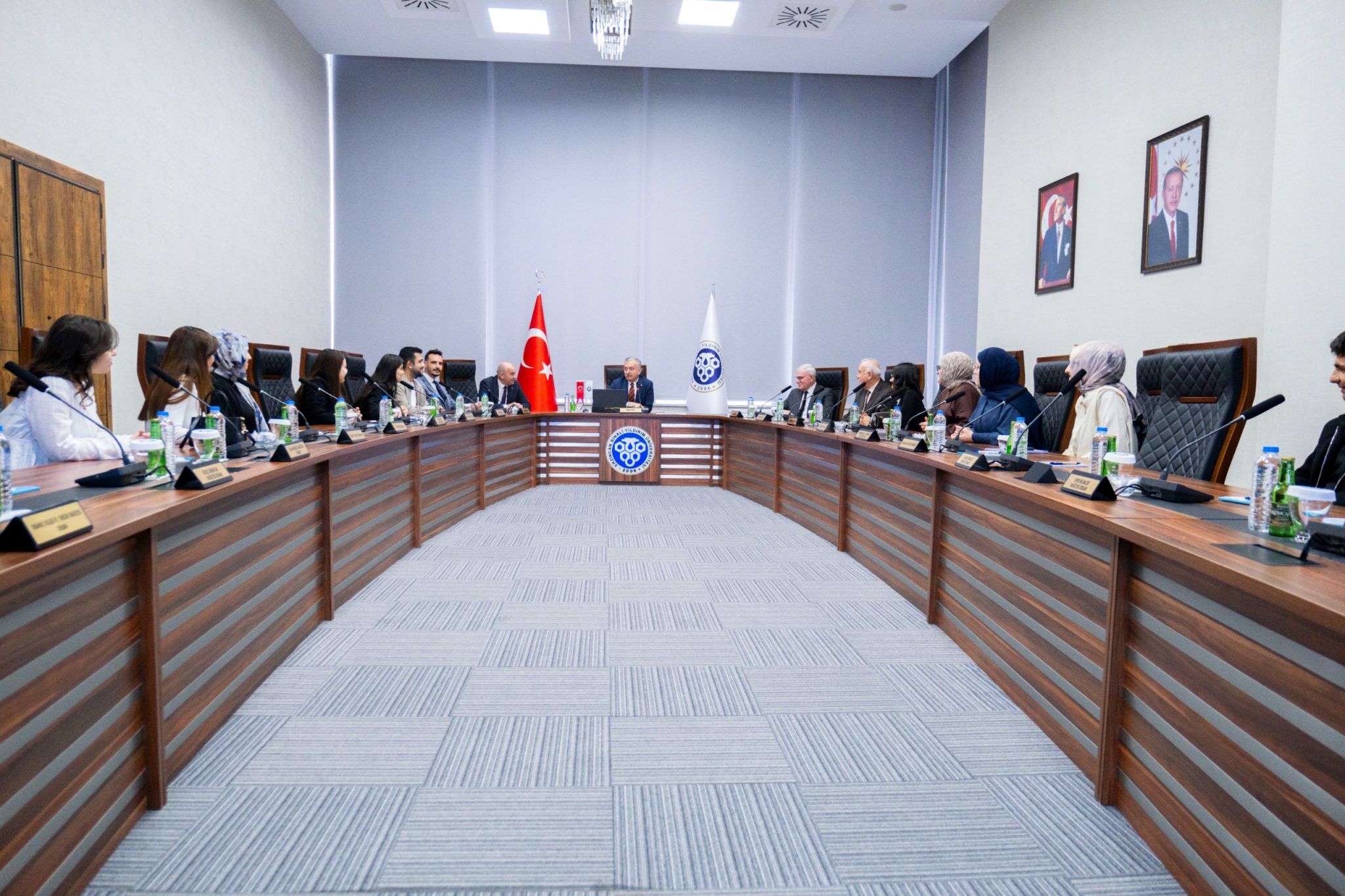 Rektör Levent Öğrencilerle Masada (2)