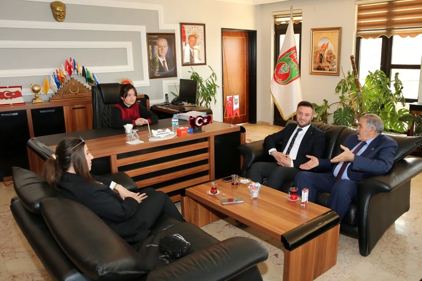 Üzümlüde Başkan Değişti (2)