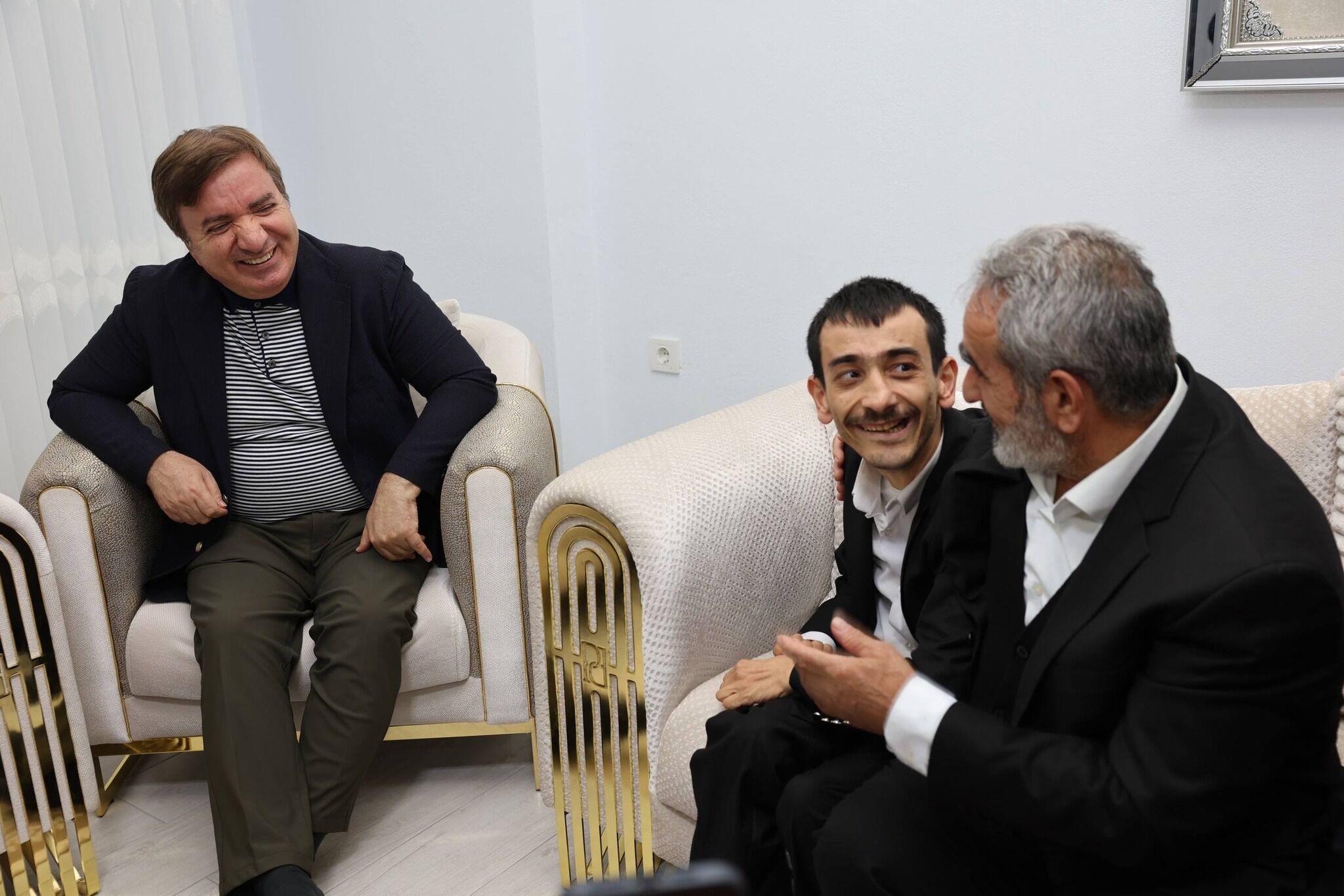 Vali Aydoğdu Macit Ailesini Ziyaret (3)