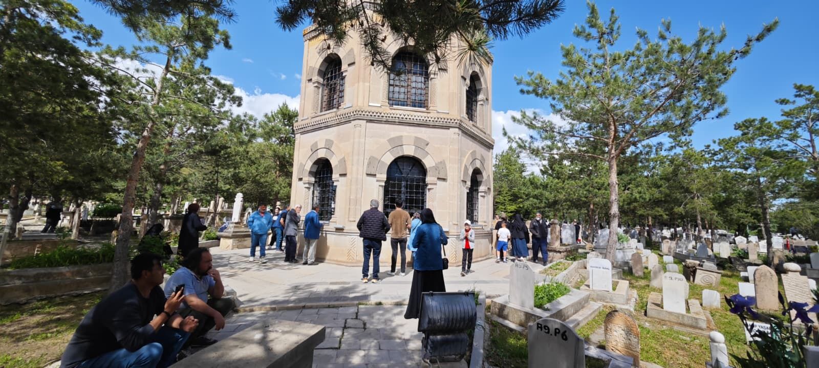 Arife Gününde Hüzün Ve Dua Bir Arada Erzincanlılar Terzibaba’ya Akın Etti!