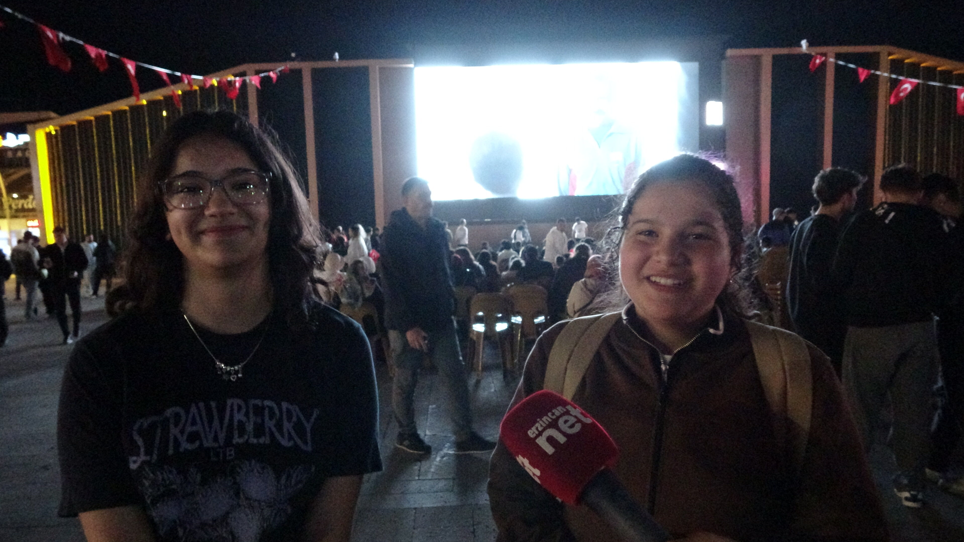 Erzincan Sahnede Gençlik Bayramı Meşalelerle Ve Sinemayla Taçlandı4