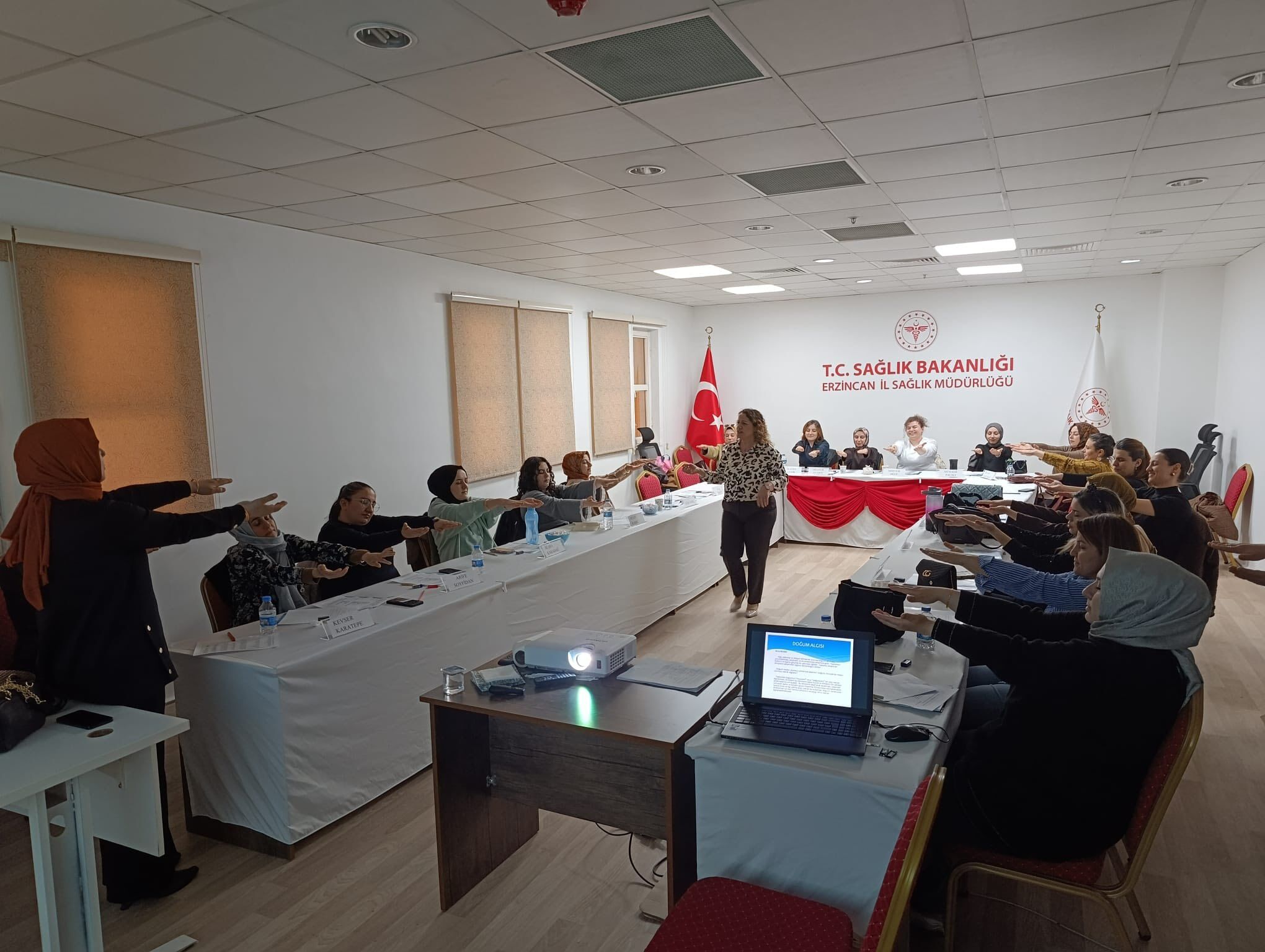 Erzincan’da Sağlık Personeline “Doğuma Hazırlık Eğitimi” Verildi (1)