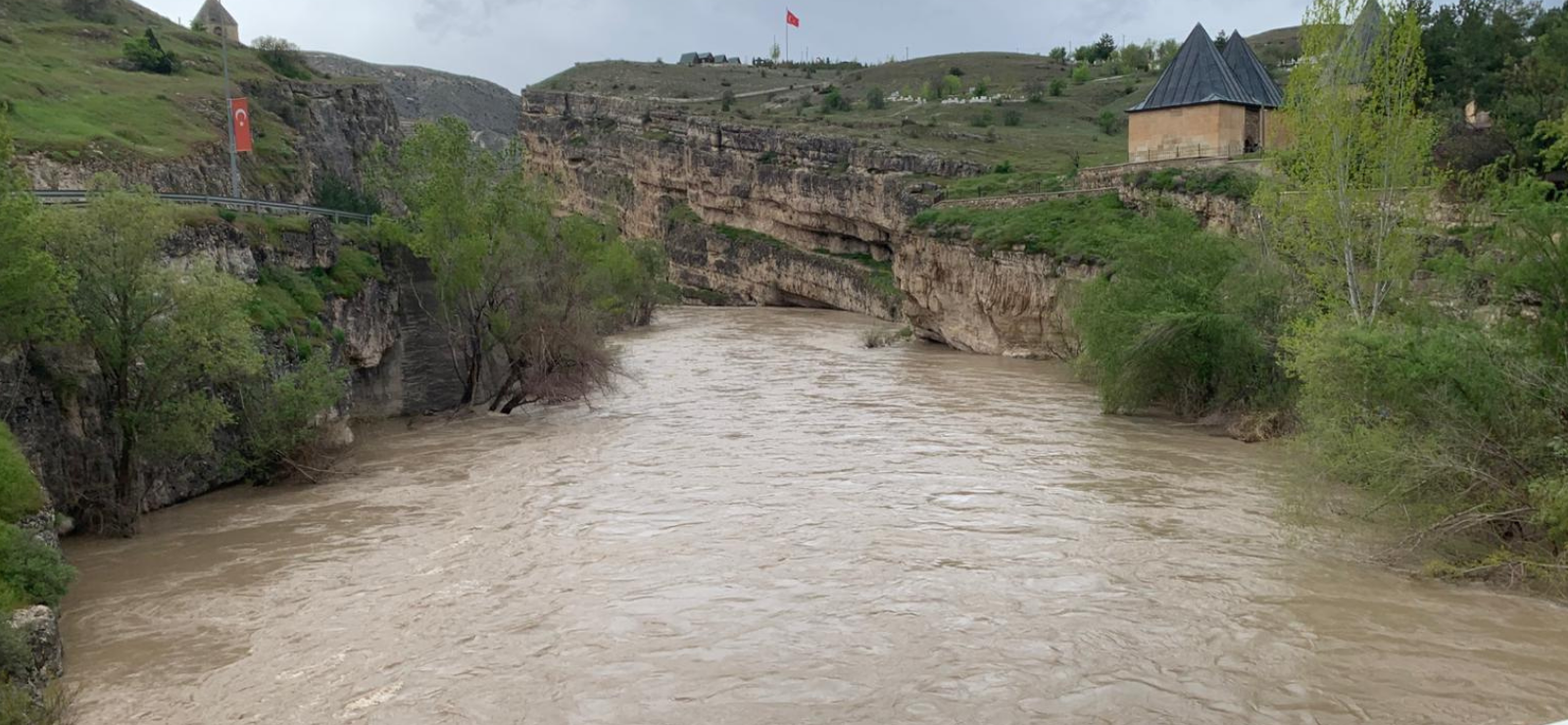 Firat Nehri̇