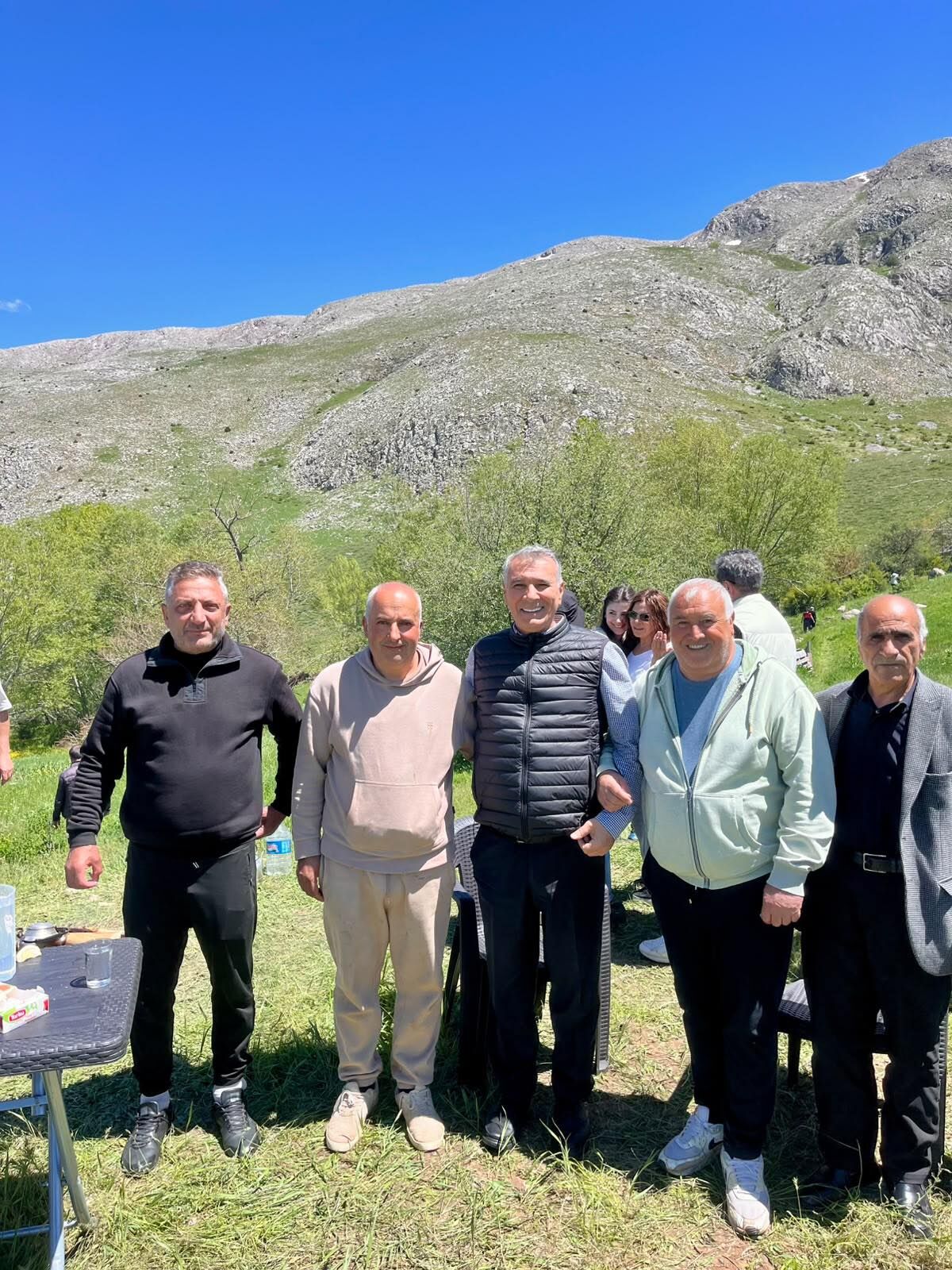 Munzur Eteklerinde Canlar Ile Gönül Köprüsü (2)