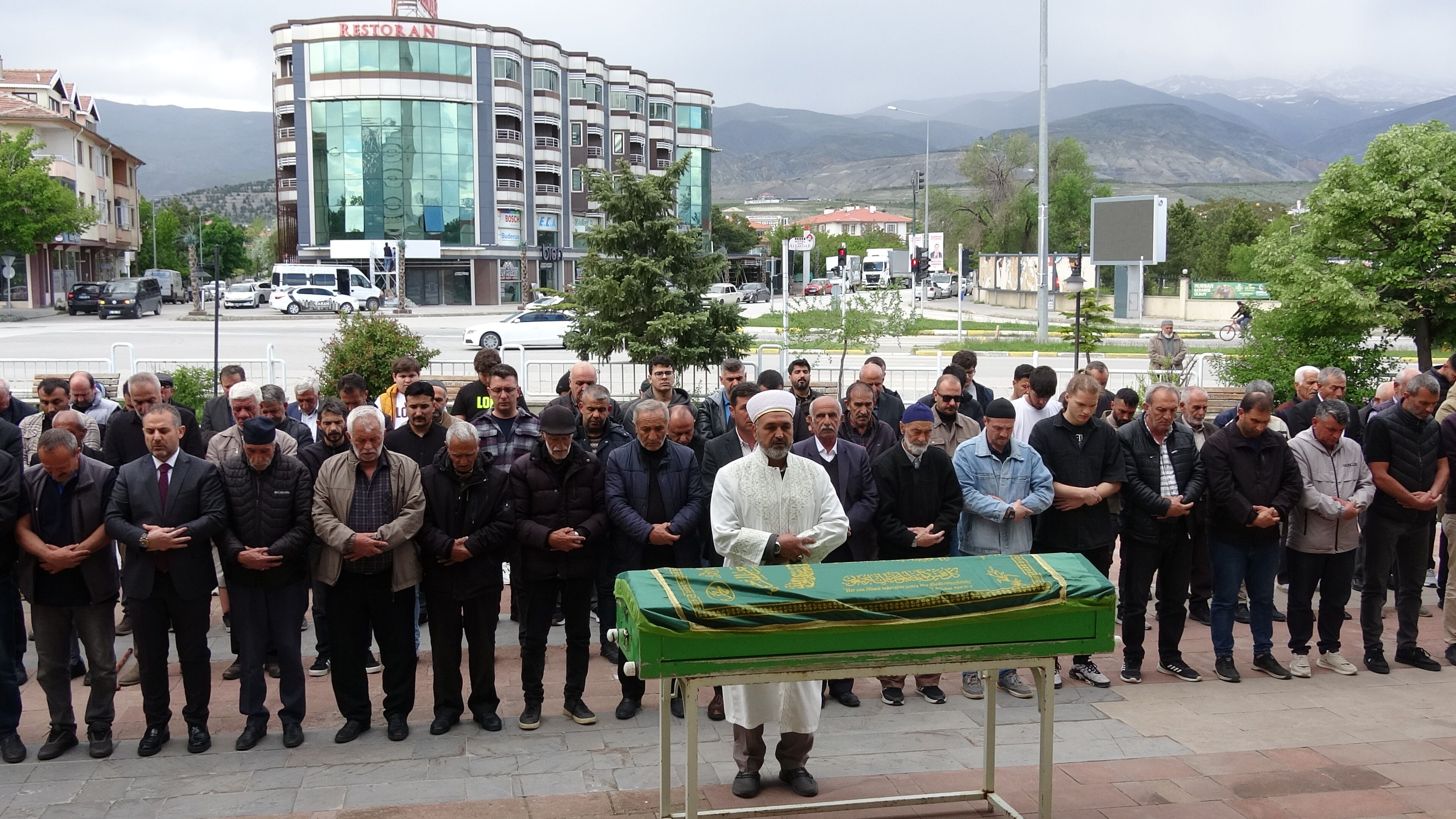 Sessiz Sabah, Acı Haber… Ahmet Kanmaz Son Yolculuğuna Uğurlandı3