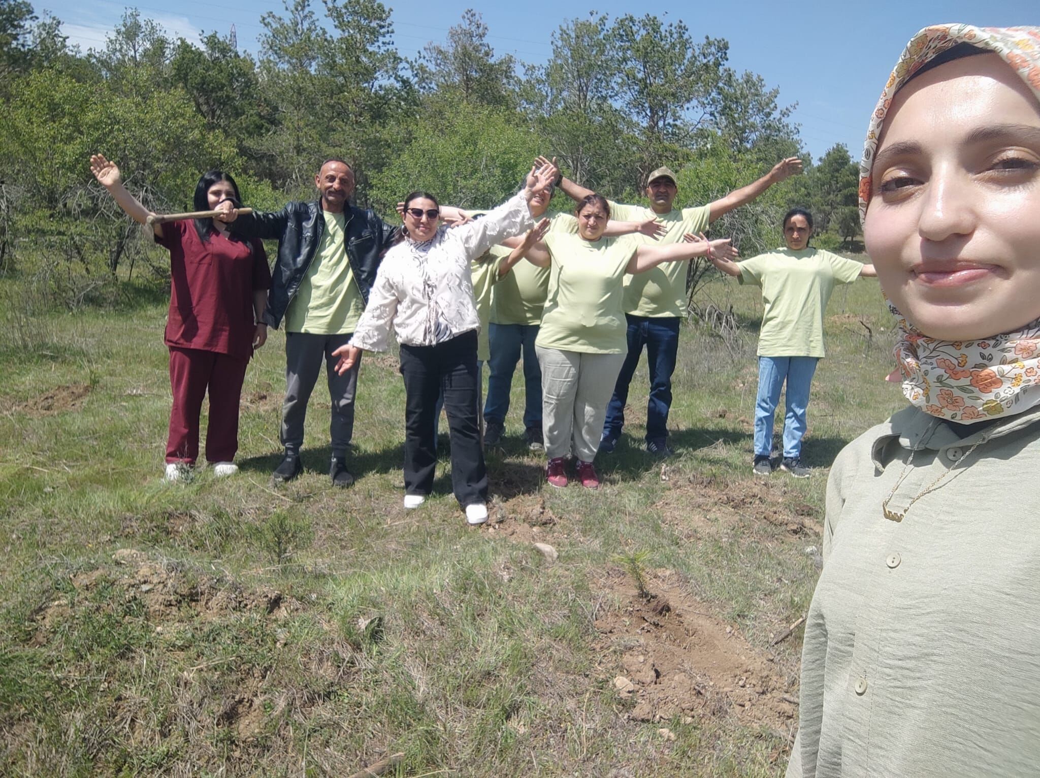 Toprakla Buluşan Eller, Engelleri Aştı Erzincan’da Fidanlar Sevgiyle Kök Saldı!3