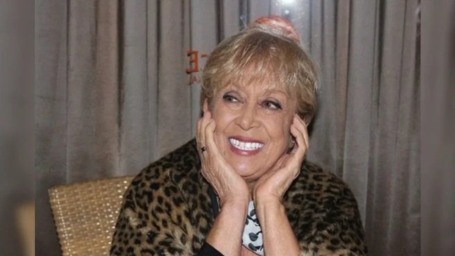 Tülay Özer