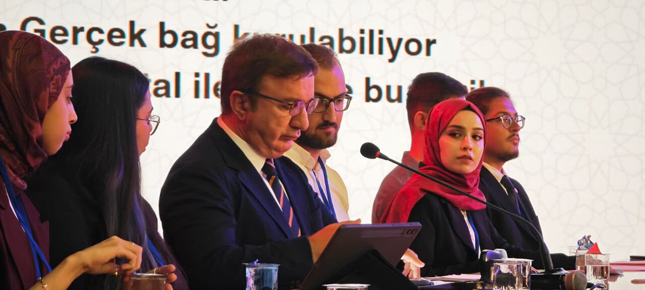 Dijital Dünyanın Kullanıcıları Üniversitelerarası Öğrenci Sempozyumu.1
